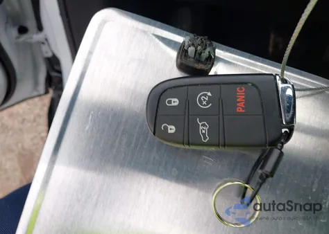 2025 Jeep Compass Limited 4X4 from USA, damaged, VIN 3C4NJDCN0ST624355